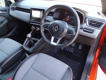Used Renault Clio 2024 for sale - 79464806: Photo