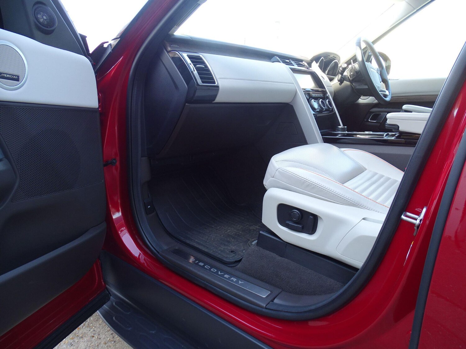 Used Land Rover Discovery 2017 for sale - 77925508: Photo 28