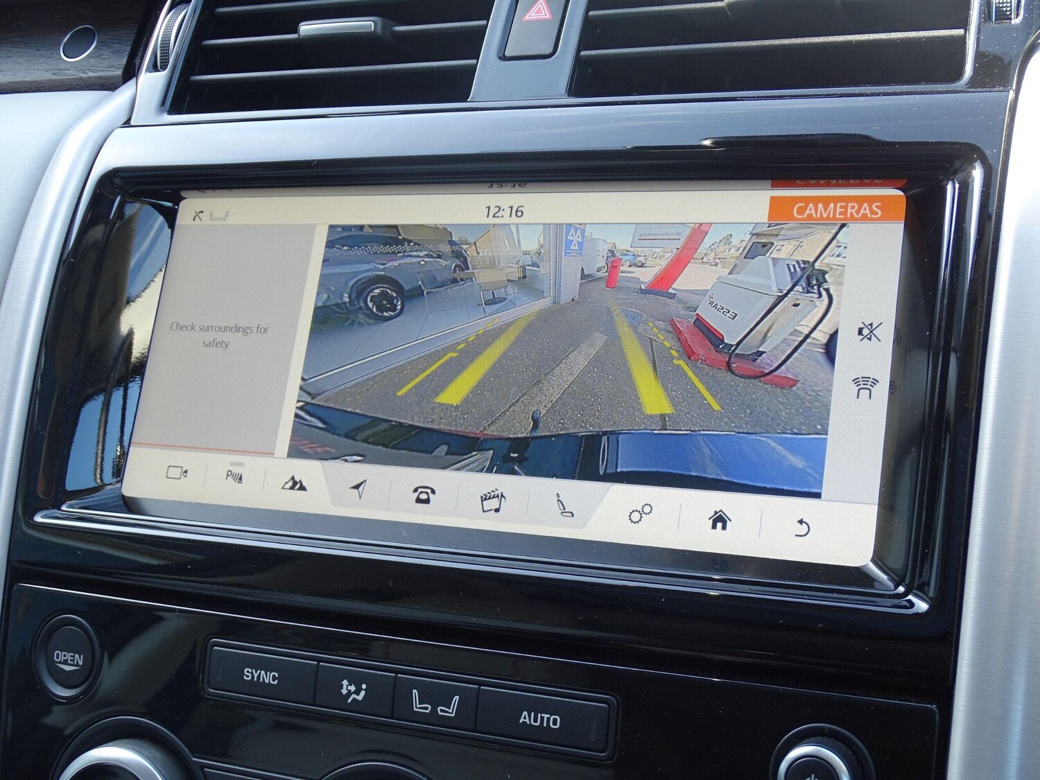 Used Land Rover Discovery 2017 for sale - 77925508: Photo 36