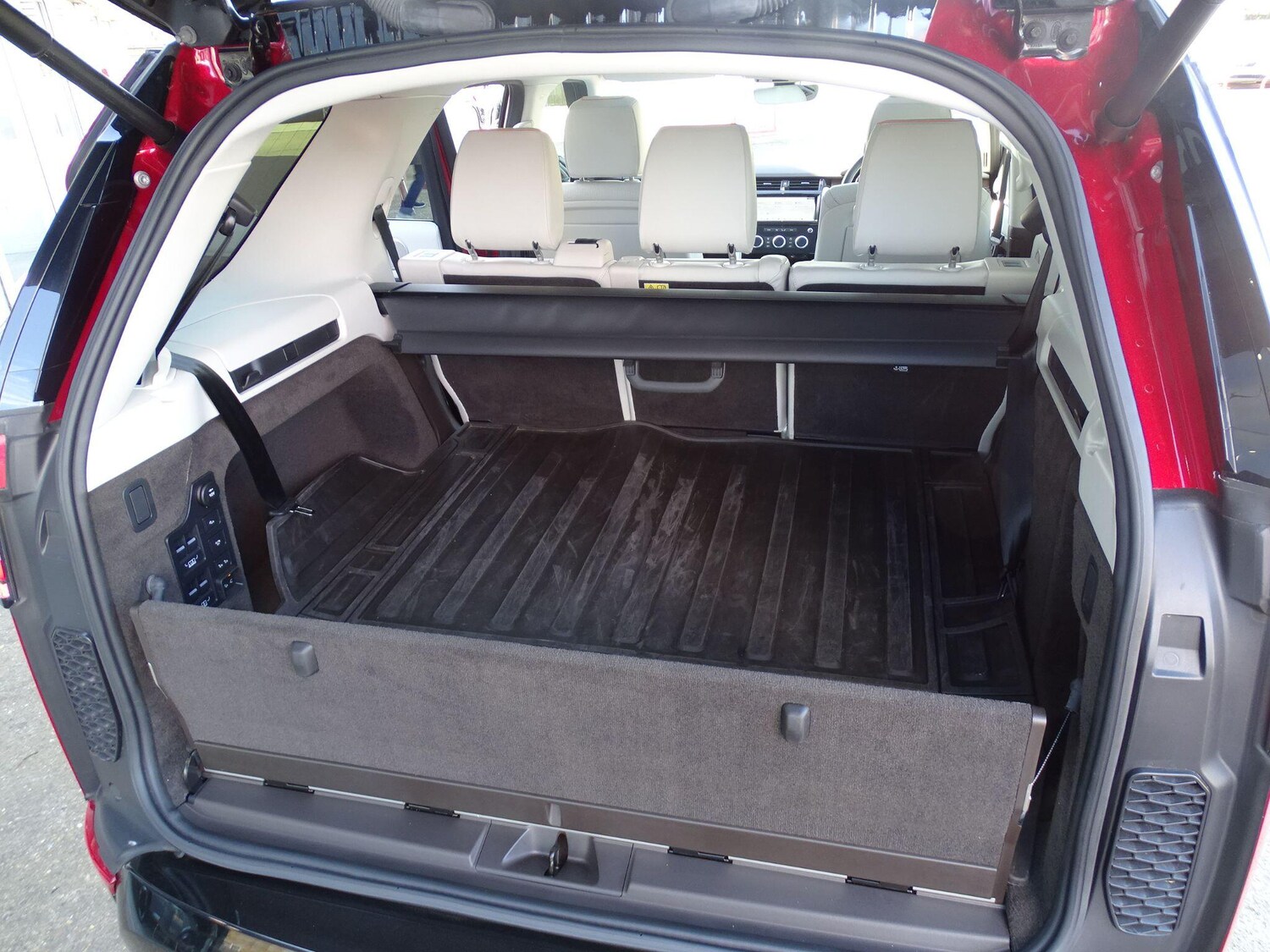 Used Land Rover Discovery 2017 for sale - 77925508: Photo 39