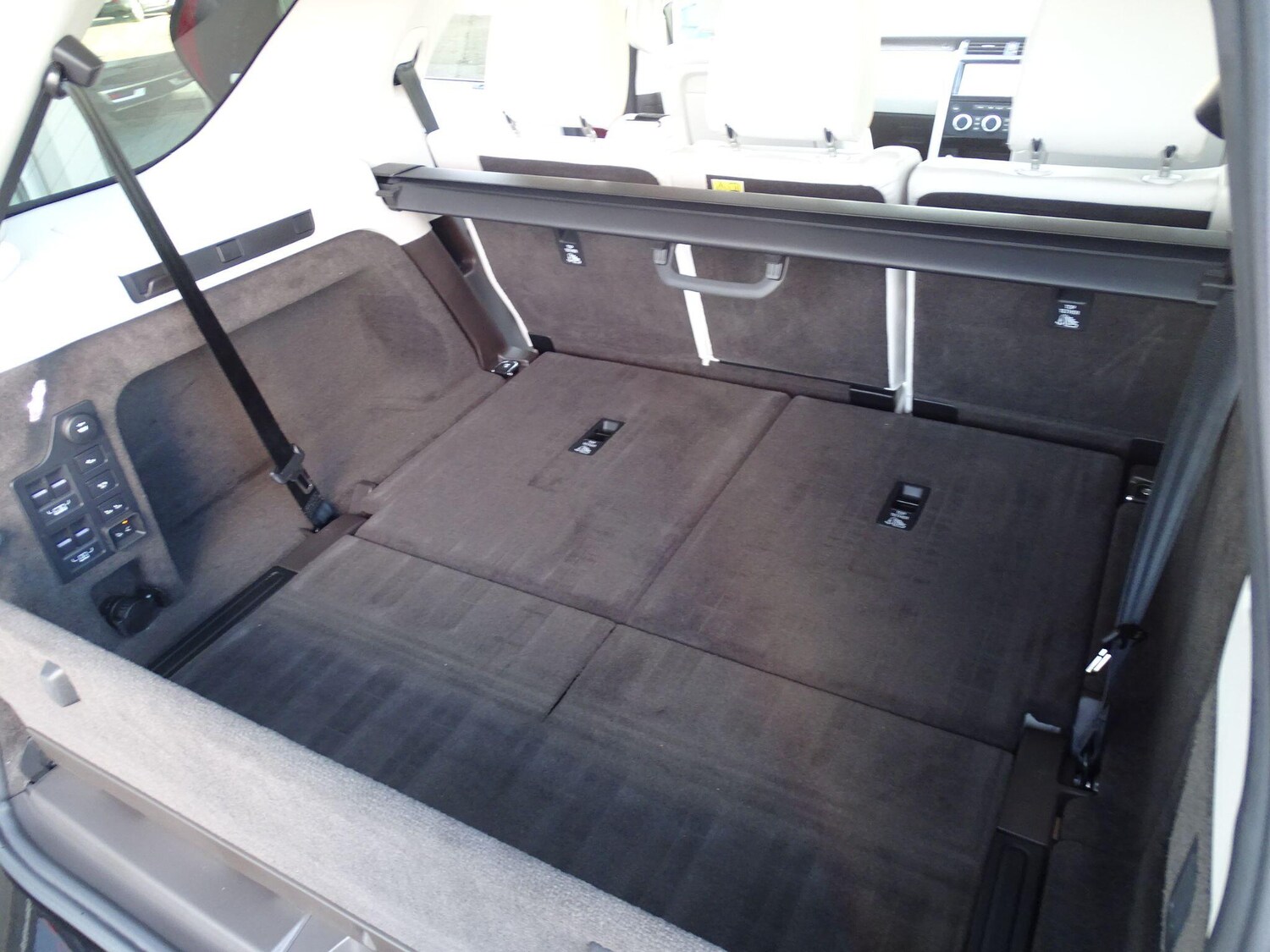 Used Land Rover Discovery 2017 for sale - 77925508: Photo 40