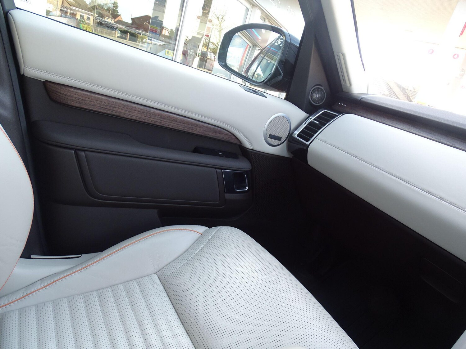 Used Land Rover Discovery 2017 for sale - 77925508: Photo 57