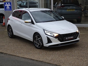 Used Hyundai i20 2023 for sale - 77045491: Photo