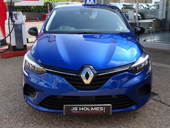 Used Renault Clio 2023 for sale - 79496656: Photo