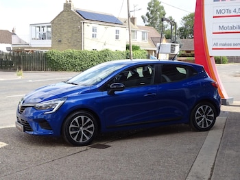 Used Renault Clio 2023 for sale - 79496656: Photo