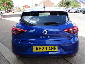 Used Renault Clio 2023 for sale - 79496656: Photo