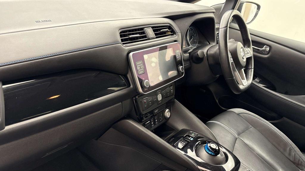 Used Nissan Leaf 2021 for sale - 77301582: Photo 2