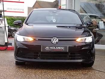 Used Volkswagen Golf 2022 for sale - 77104035: Photo