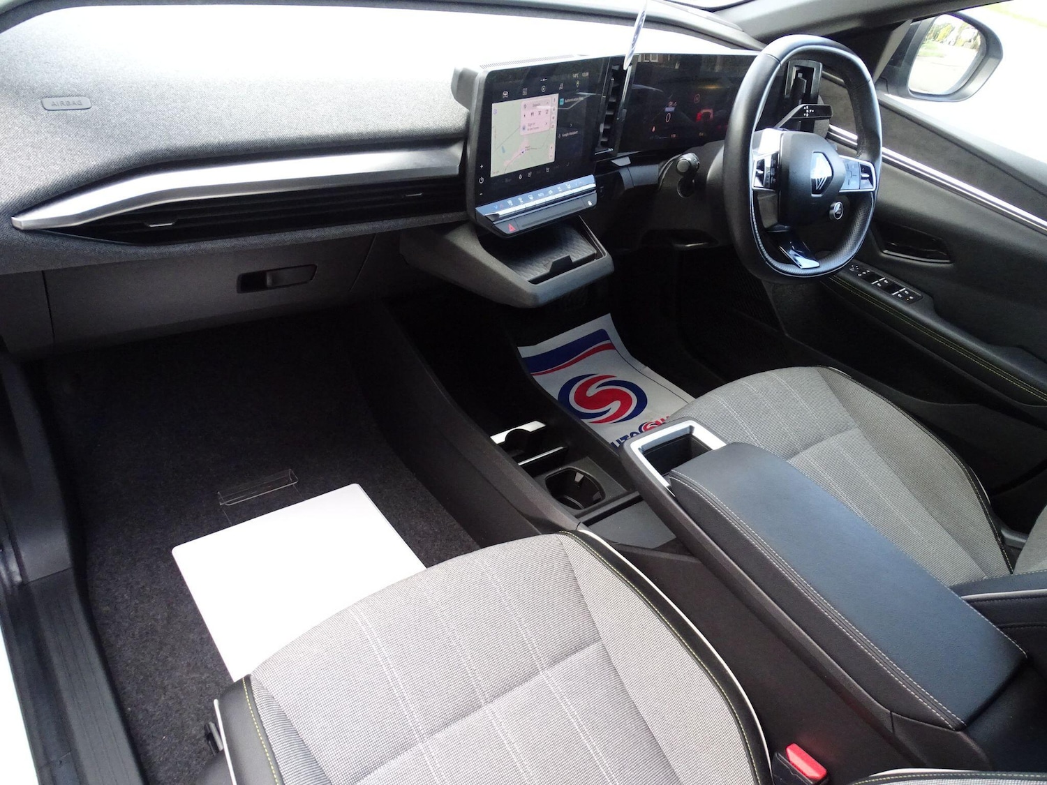 Used Renault Megane E Tech 2023 for sale - 77378184: Photo 2