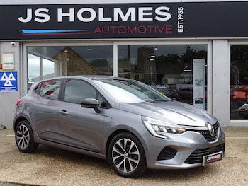 Used Renault Clio 2023 for sale - 79464563: Photo