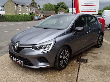 Used Renault Clio 2023 for sale - 79464563: Photo