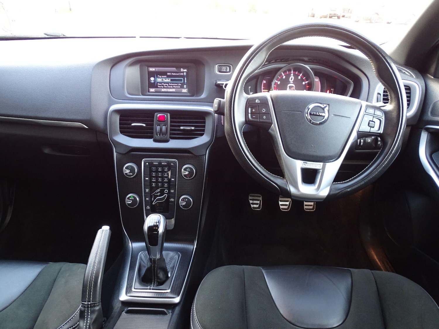 Used Volvo V40 2018 for sale - 77378207: Photo 19