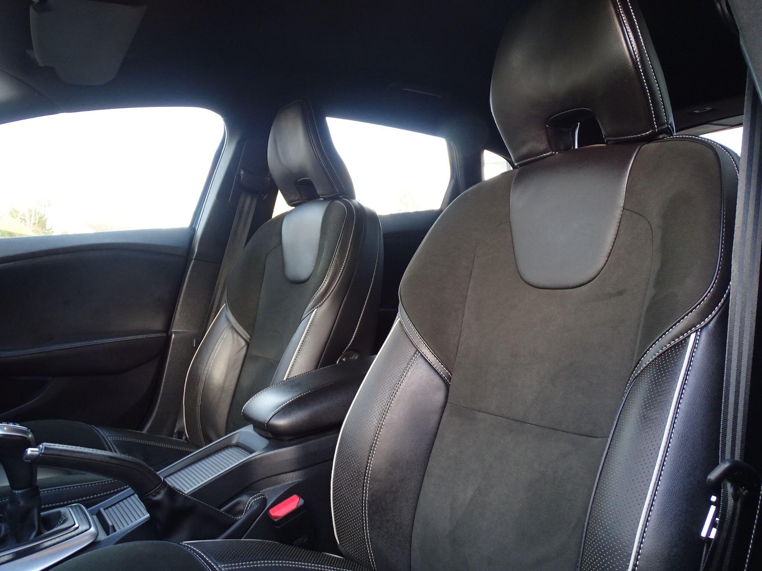 Used Volvo V40 2018 for sale - 77378207: Photo 35