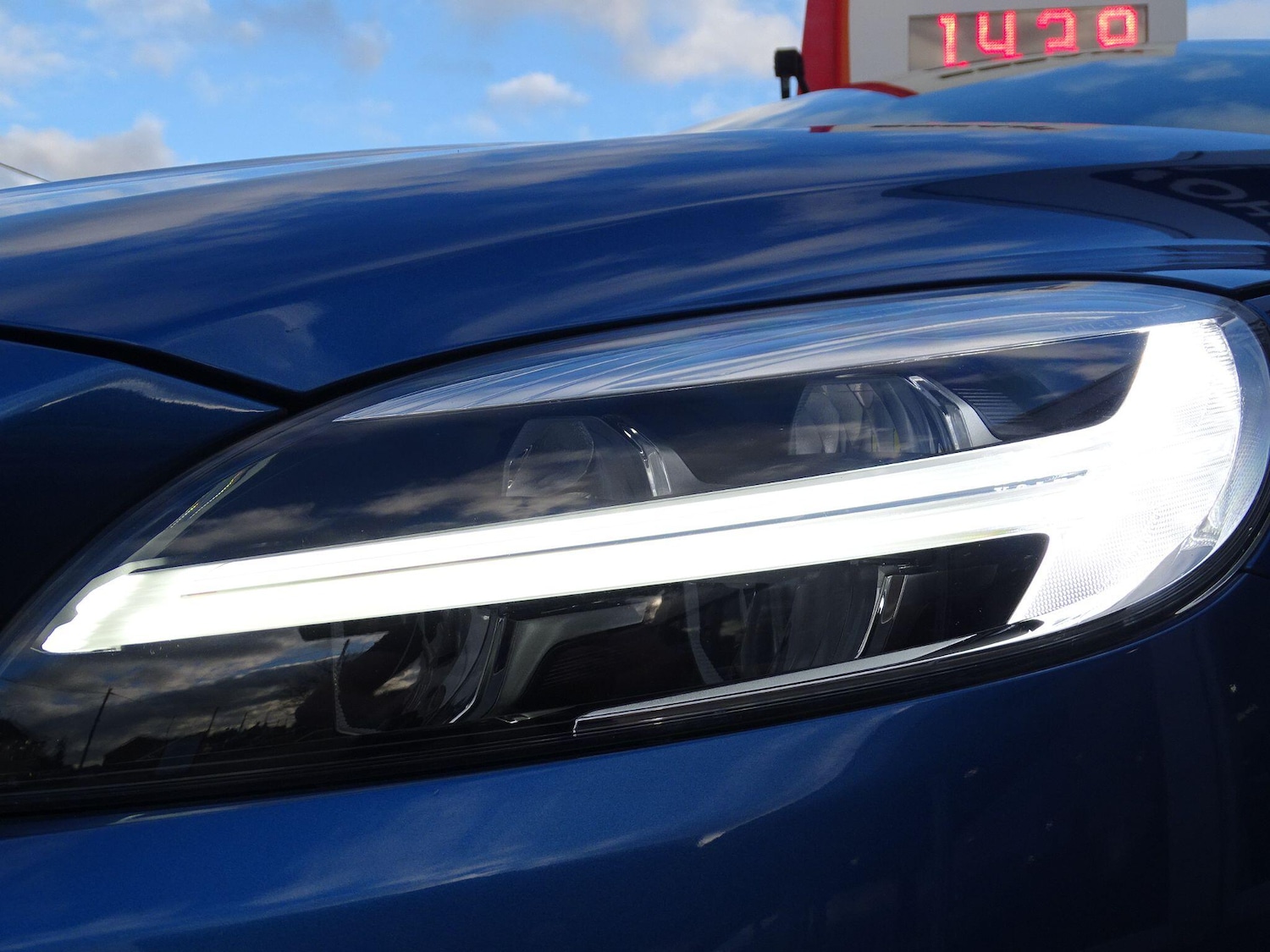 Used Volvo V40 2018 for sale - 77378207: Photo 37