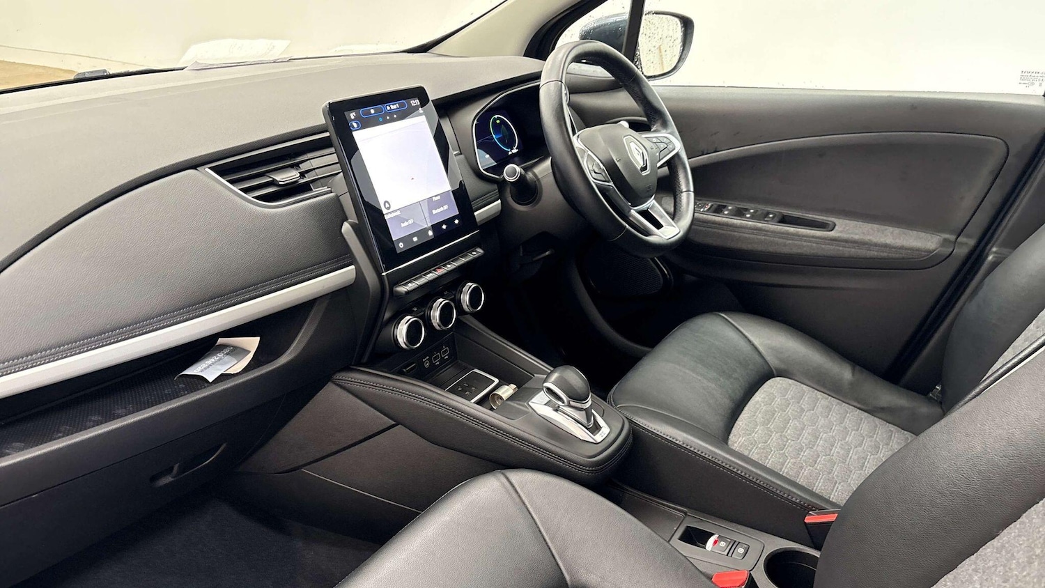 Used Renault Zoe 2022 for sale - 77378178: Photo 2