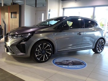 Used Renault Clio 2023 for sale - 77045461: Photo