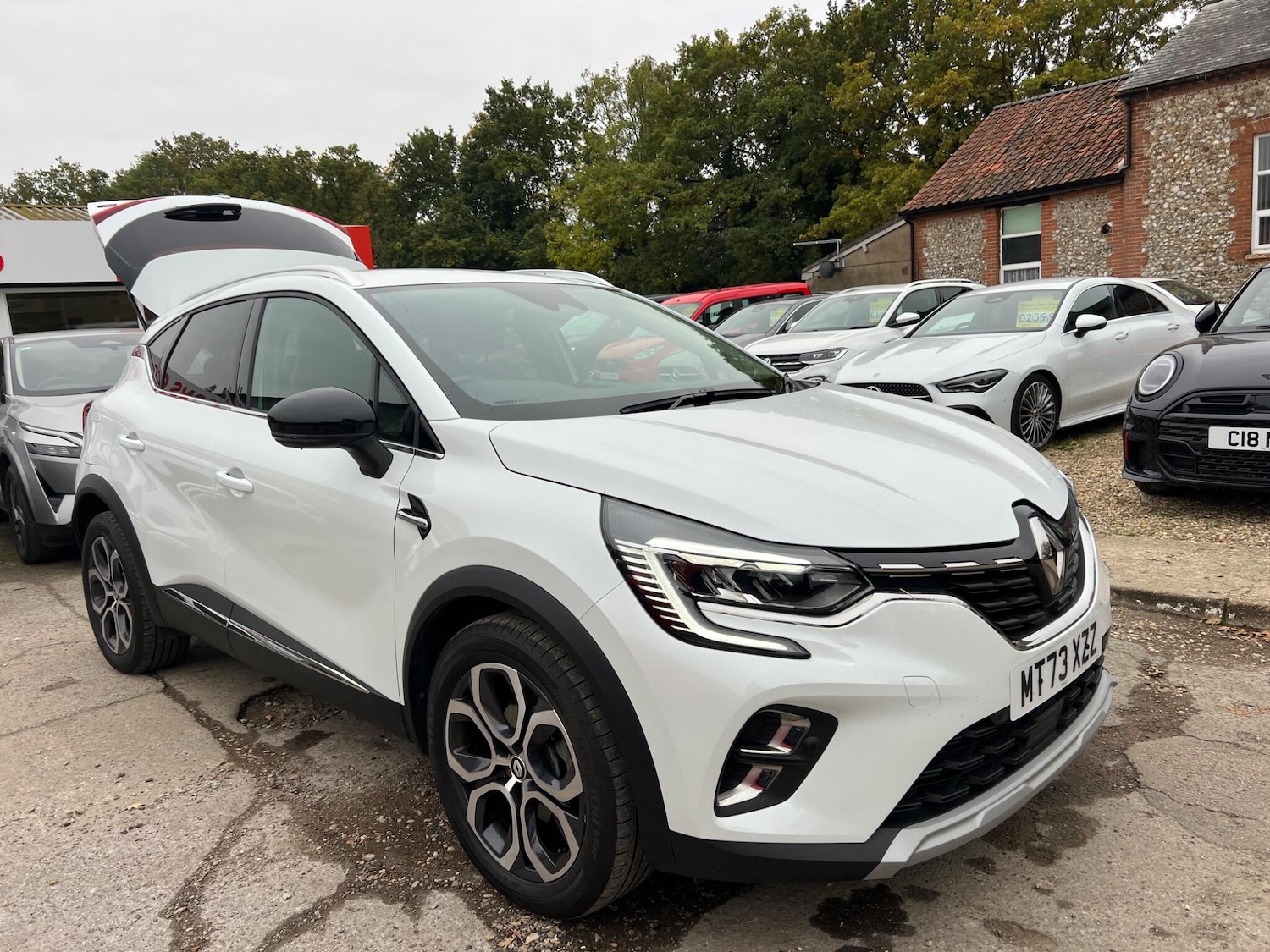 Used Renault Captur 2023 for sale - 76990240: Photo 11