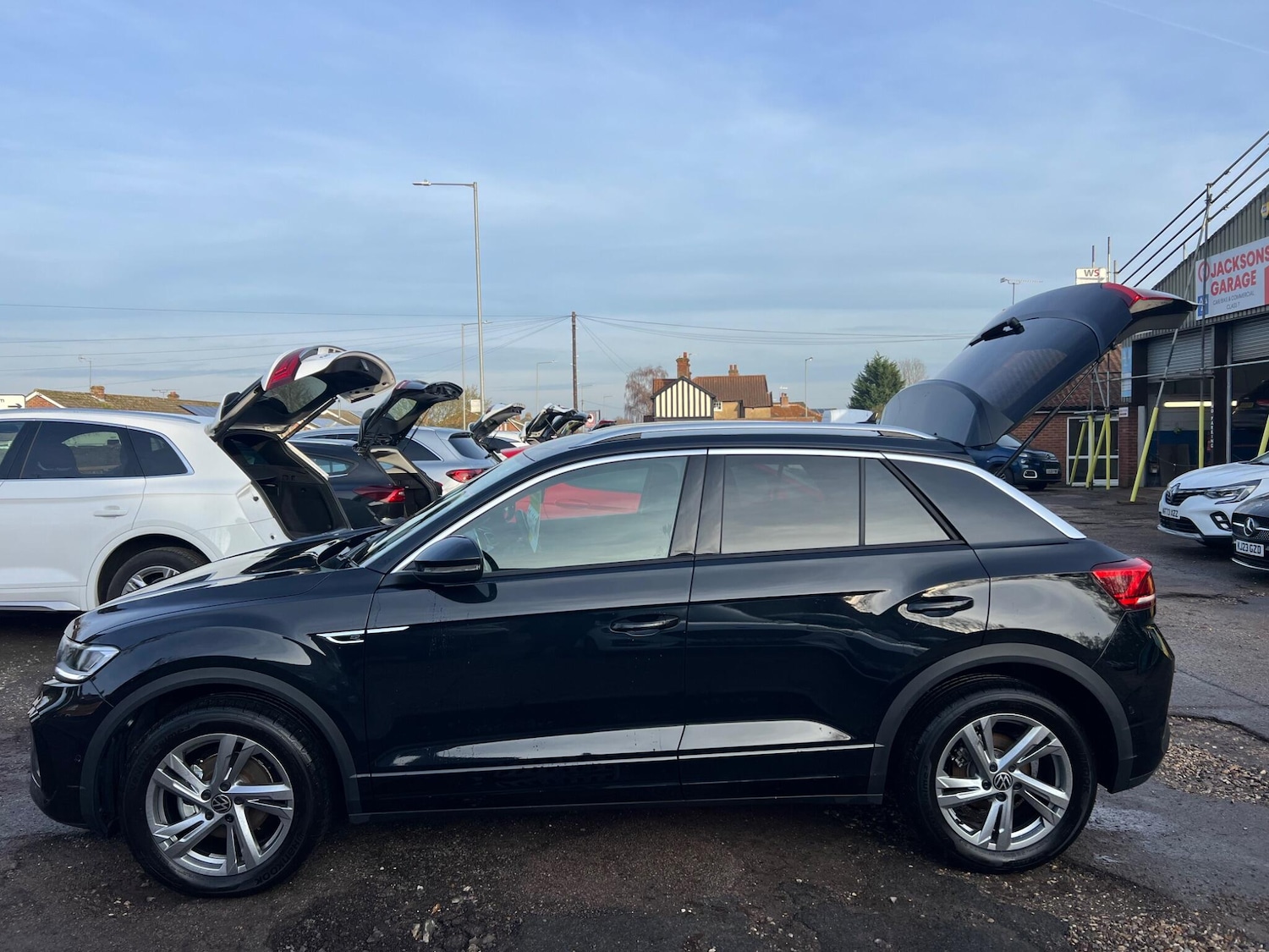 Used Volkswagen T-Roc 2024 for sale - 76472162: Photo 17