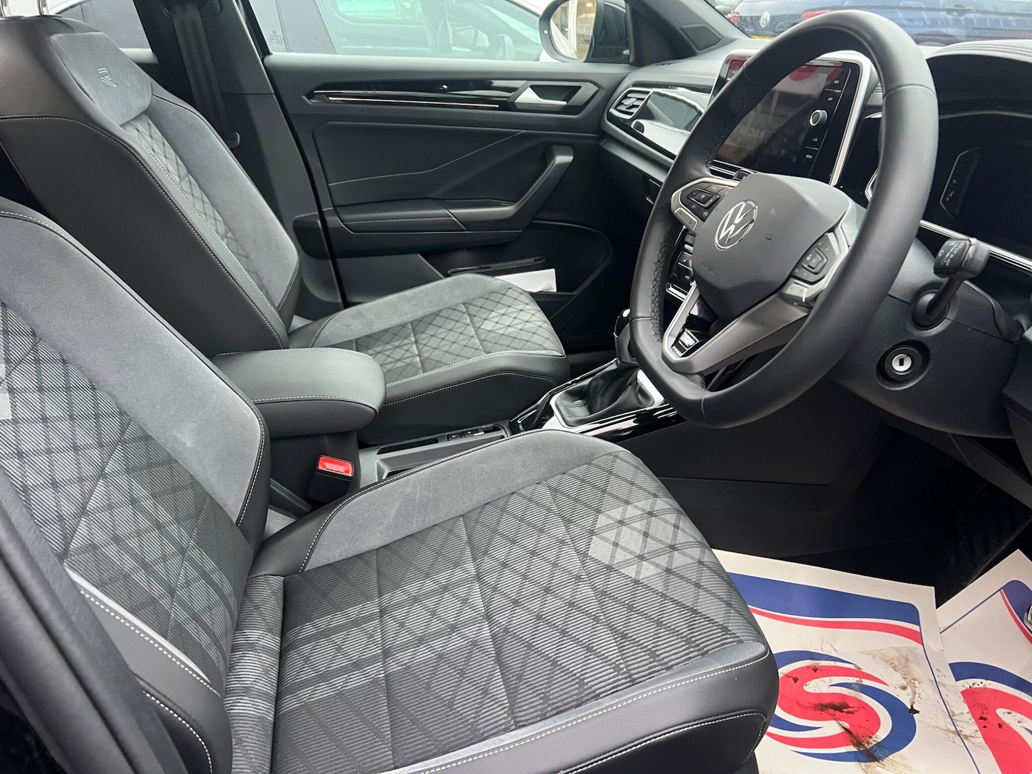 Used Volkswagen T-Roc 2024 for sale - 76472162: Photo 5