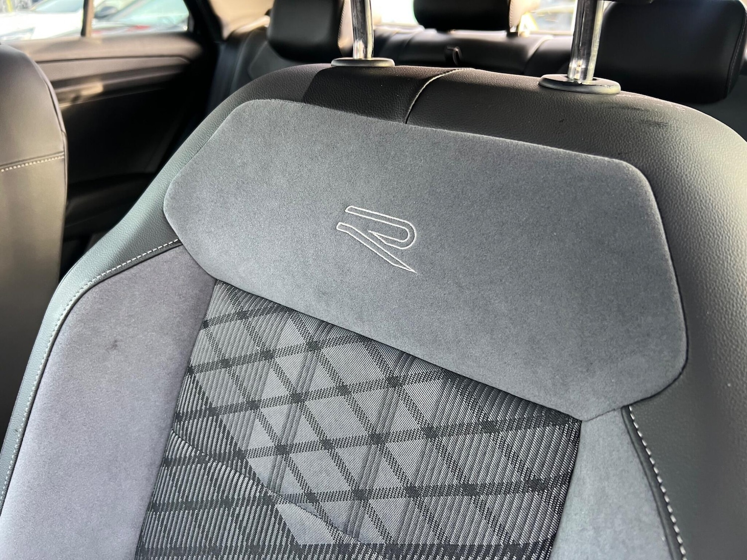 Used Volkswagen T-Roc 2024 for sale - 76472162: Photo 58