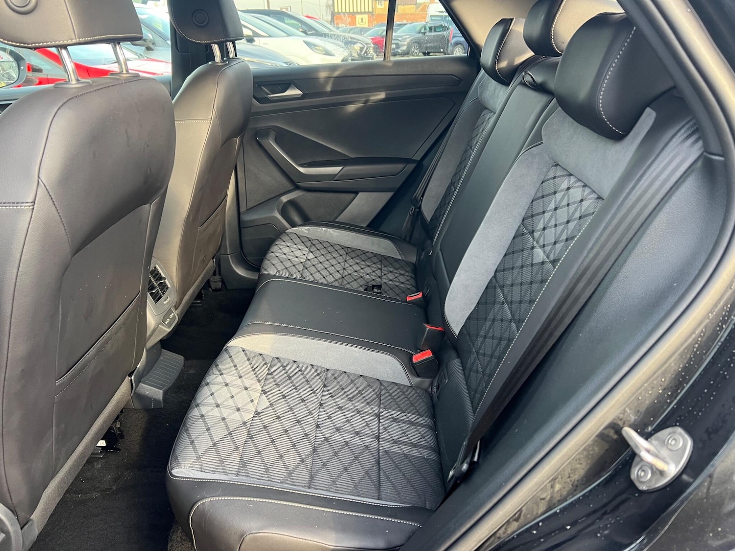 Used Volkswagen T-Roc 2024 for sale - 76472162: Photo 69