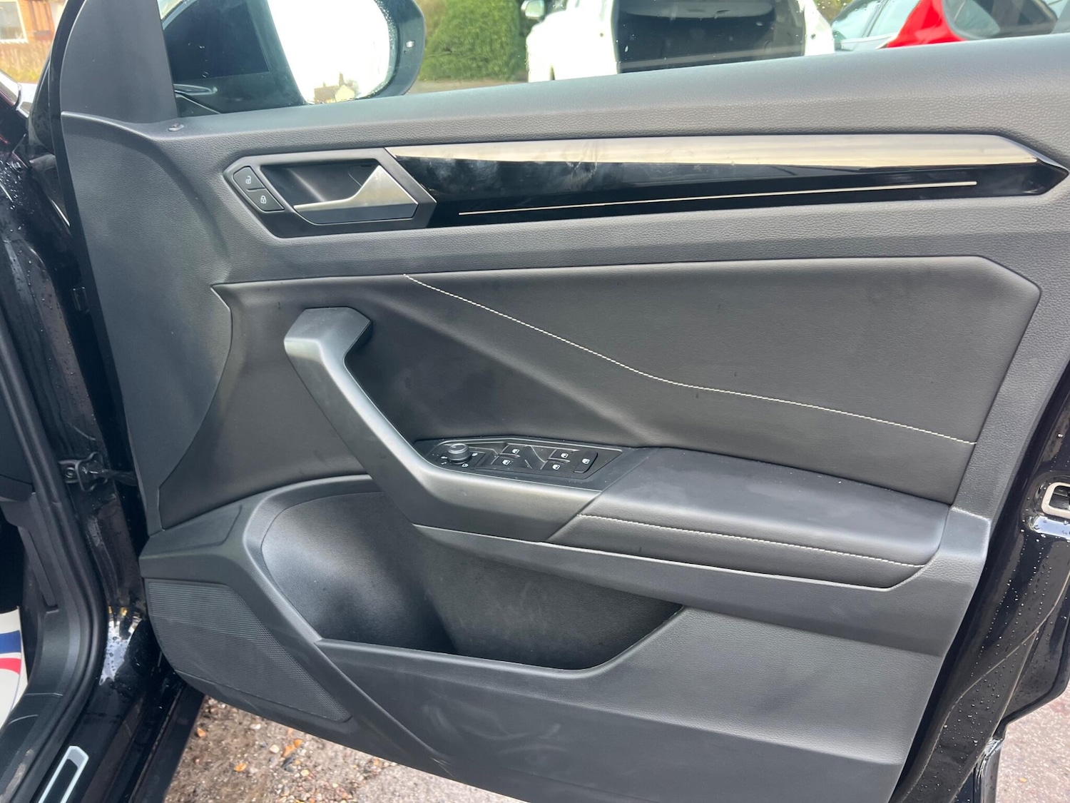 Used Volkswagen T-Roc 2024 for sale - 76472162: Photo 81