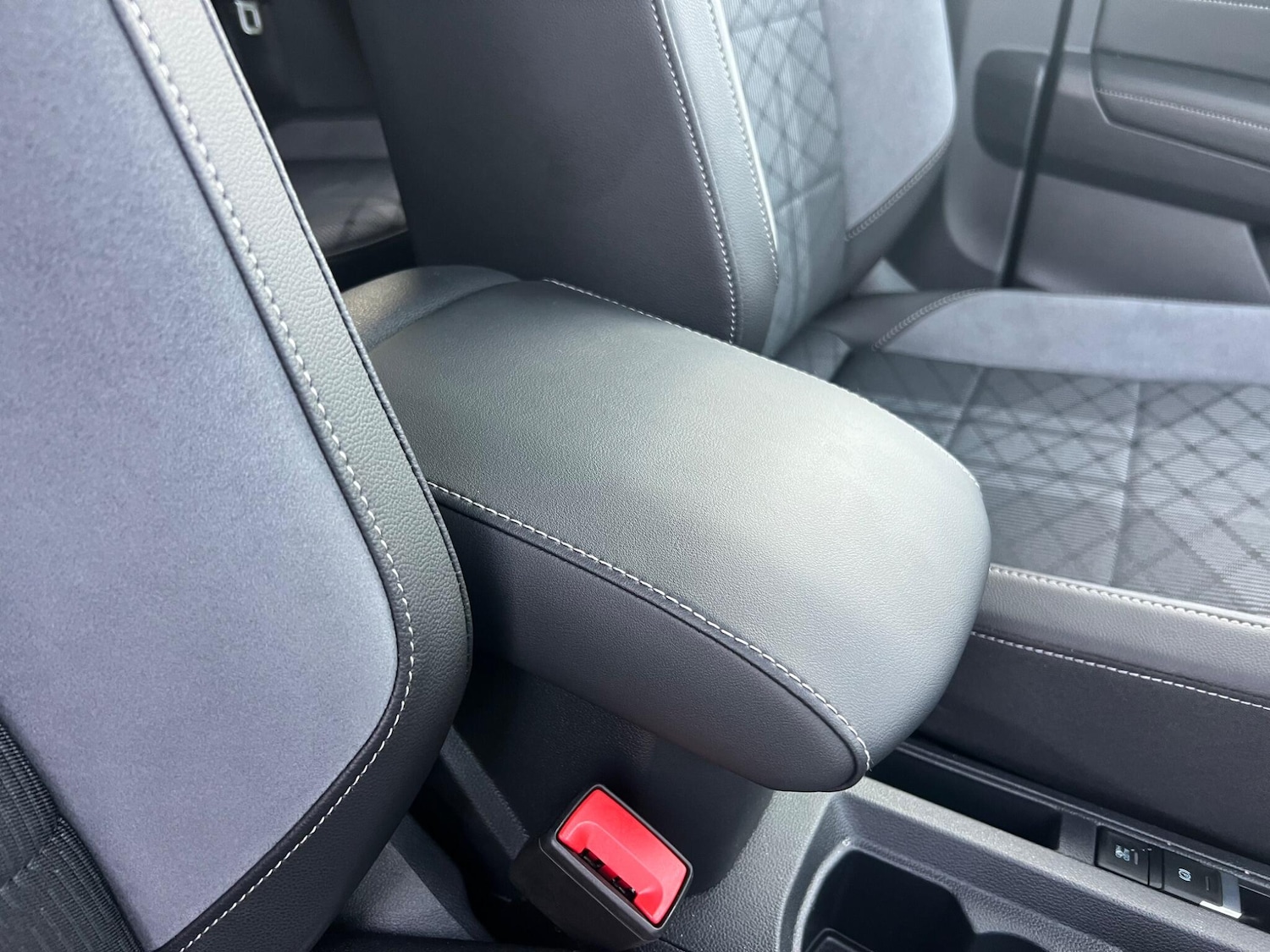 Used Volkswagen T-Roc 2024 for sale - 76472162: Photo 84