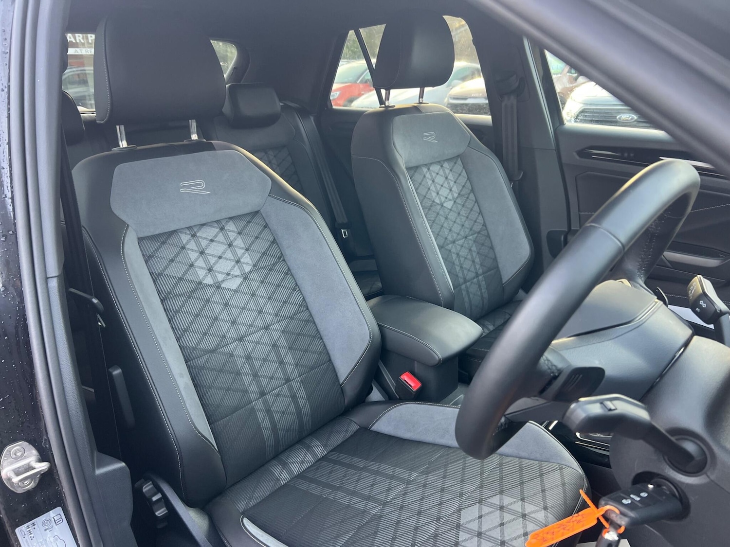 Used Volkswagen T-Roc 2024 for sale - 76472162: Photo 86