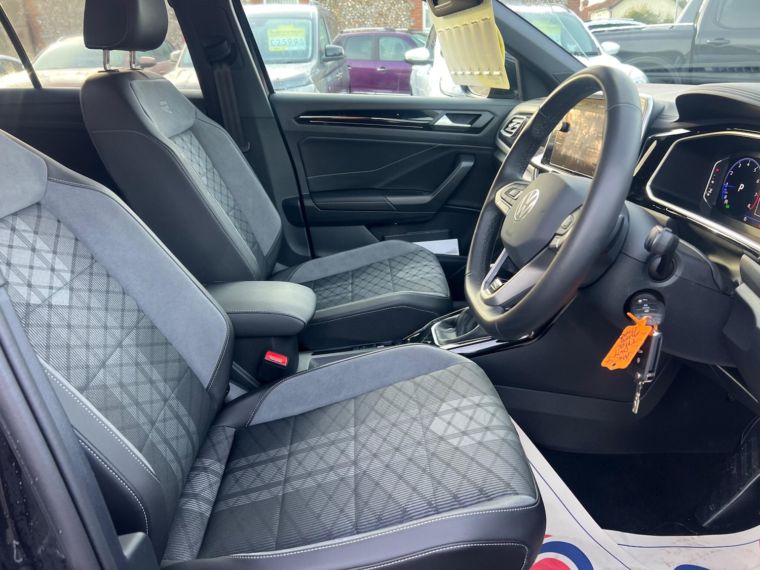 Used Volkswagen T-Roc 2024 for sale - 76472162: Photo 87