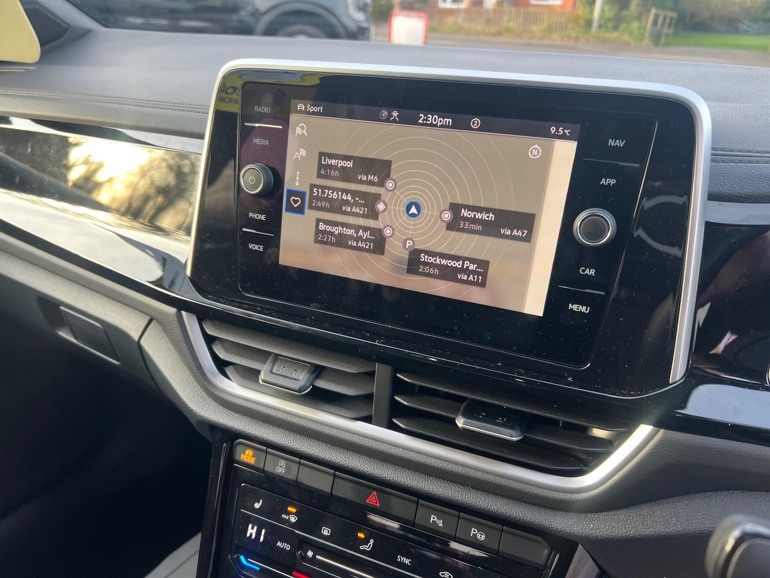 Used Volkswagen T-Roc 2024 for sale - 76472162: Photo 89