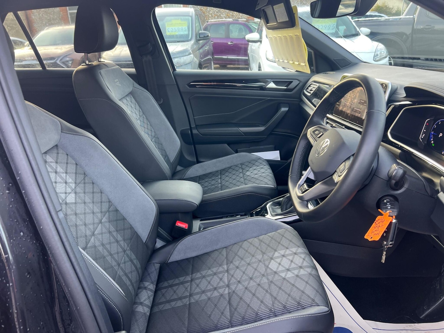 Used Volkswagen T-Roc 2024 for sale - 76472162: Photo 90