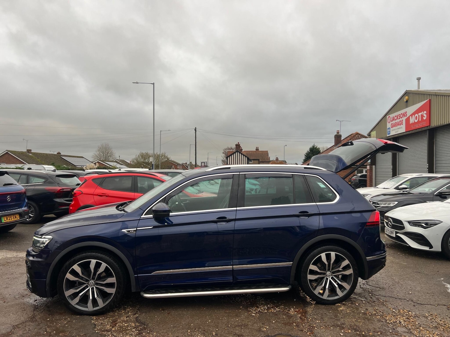 Used Volkswagen Tiguan 2018 for sale - 76634042: Photo 24