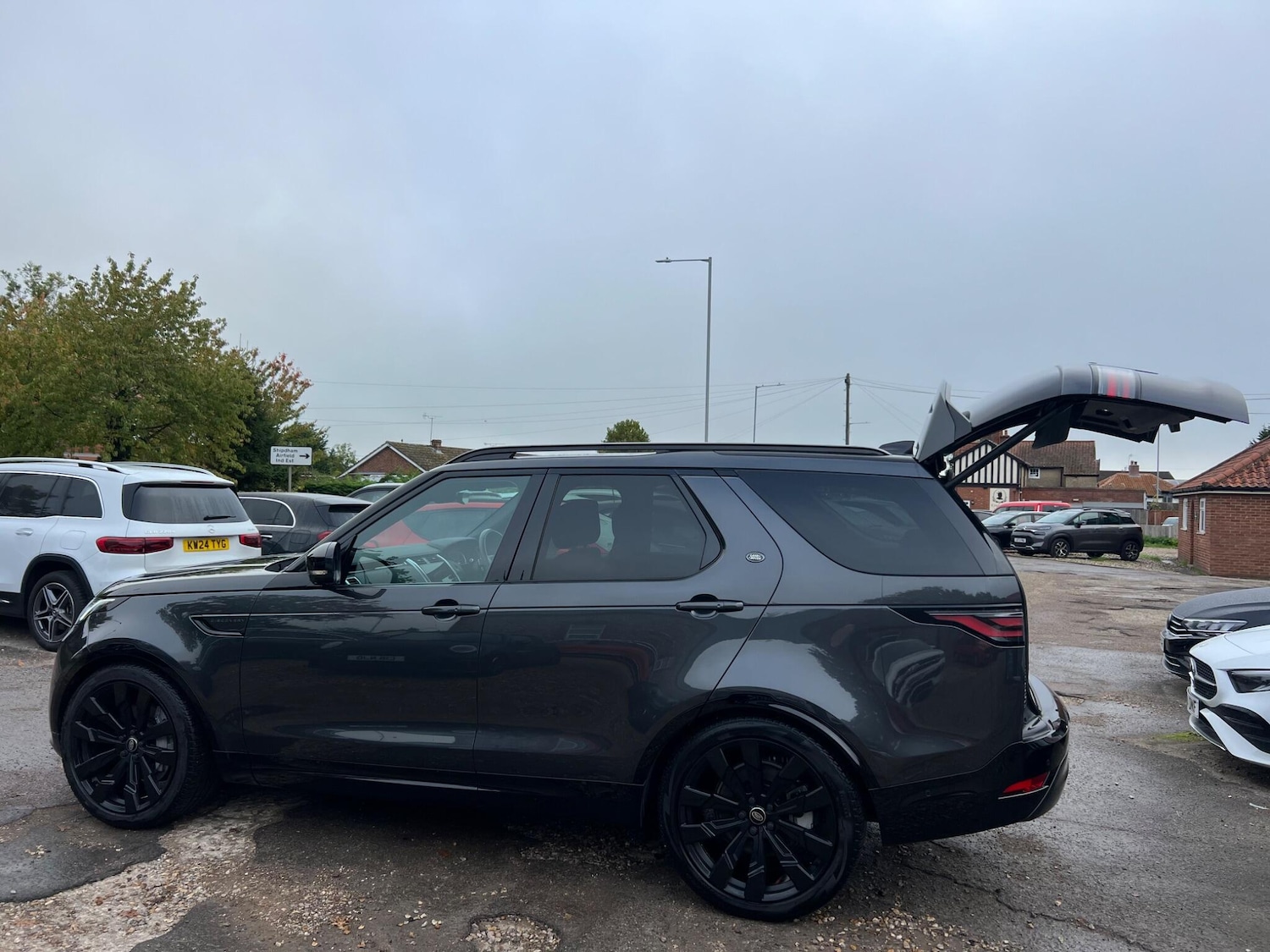 Used Land Rover Discovery 2023 for sale - 76138578: Photo 11