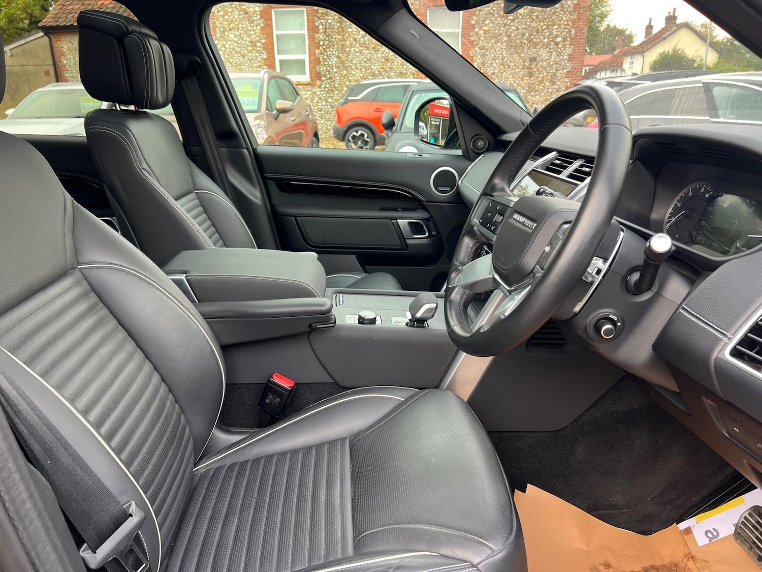 Used Land Rover Discovery 2023 for sale - 76138578: Photo 33