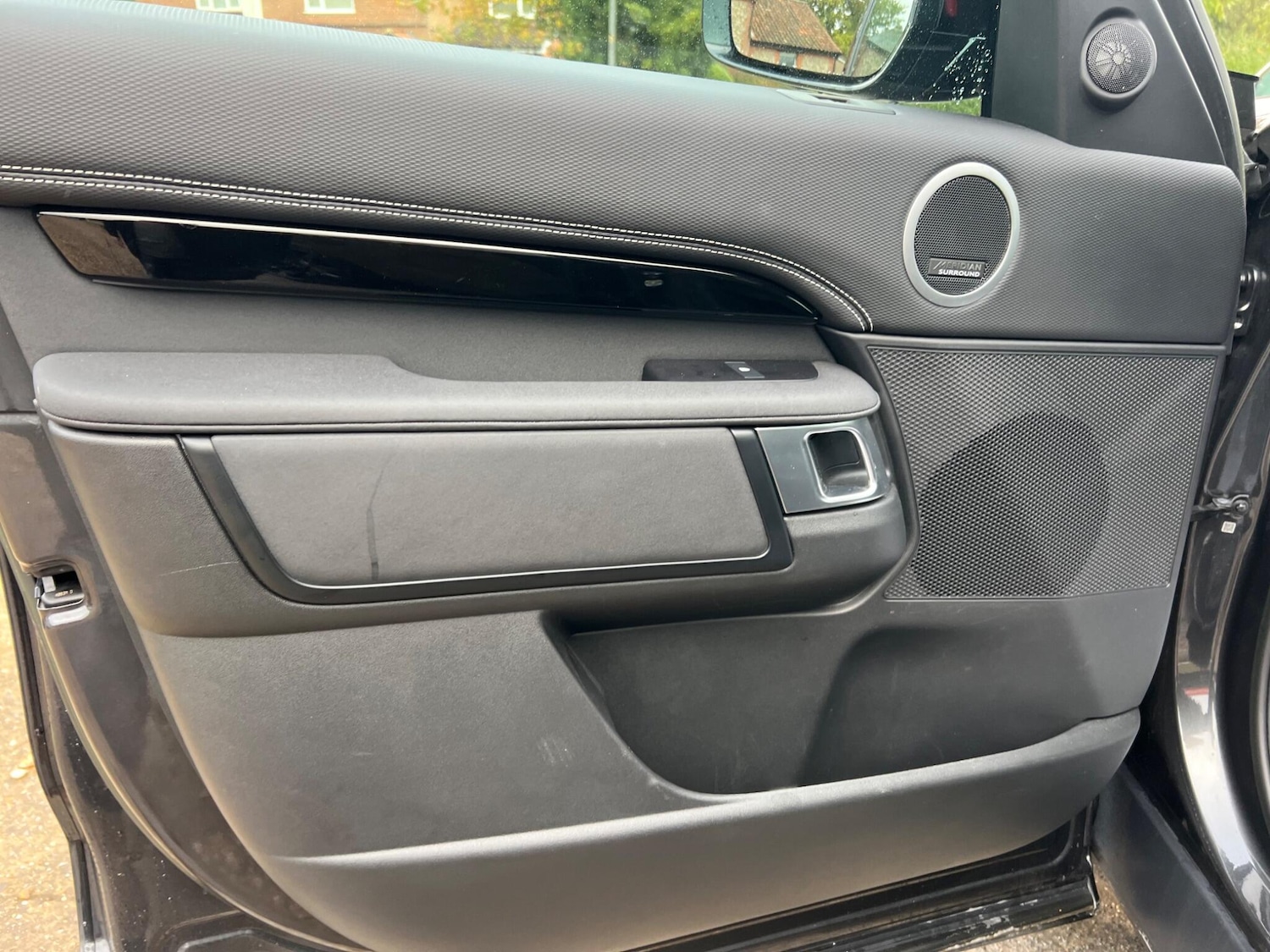 Used Land Rover Discovery 2023 for sale - 76138578: Photo 73