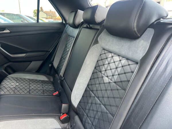 Used Volkswagen T-Roc 2024 for sale - 74810918: Photo 27