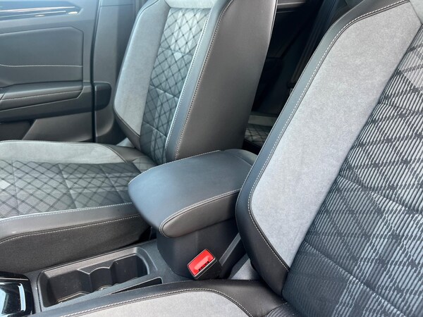 Used Volkswagen T-Roc 2024 for sale - 74810918: Photo 29