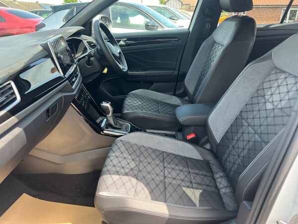 Used Volkswagen T-Roc 2024 for sale - 74810918: Photo 30