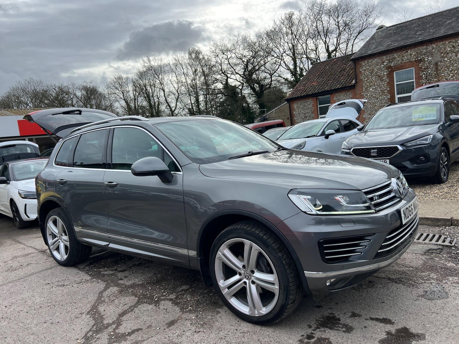 Used Volkswagen Touareg 2016 for sale - 77633751: Photo 30