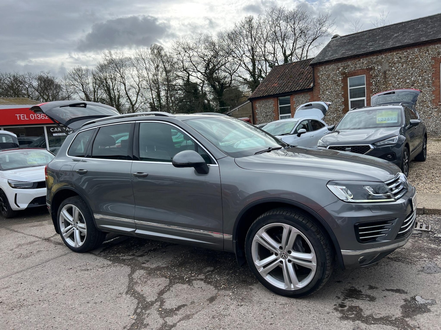 Used Volkswagen Touareg 2016 for sale - 77633751: Photo 32