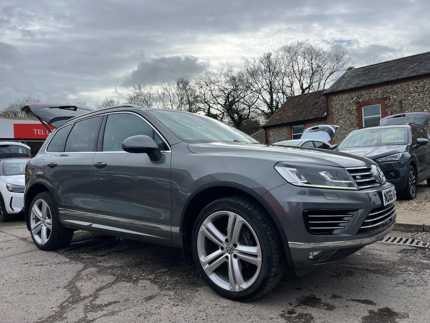 Used Volkswagen Touareg 2016 for sale - 77633751: Photo 35