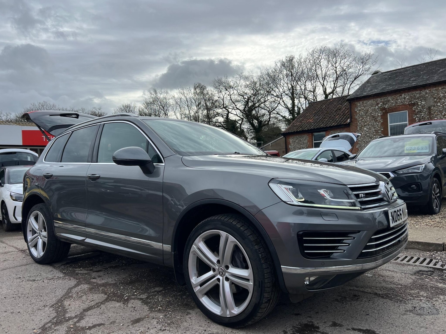 Used Volkswagen Touareg 2016 for sale - 77633751: Photo 38