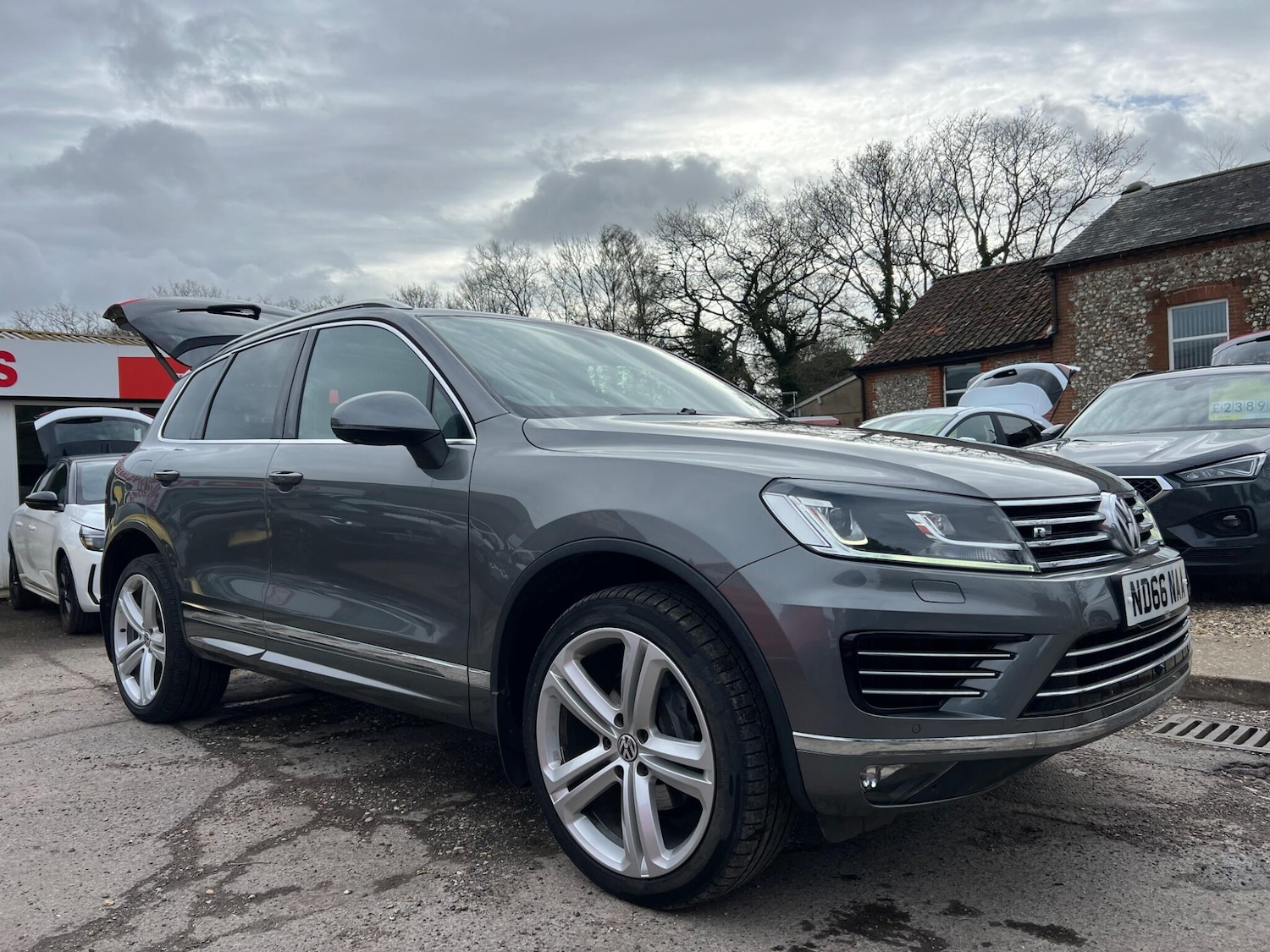 Used Volkswagen Touareg 2016 for sale - 77633751: Photo 39