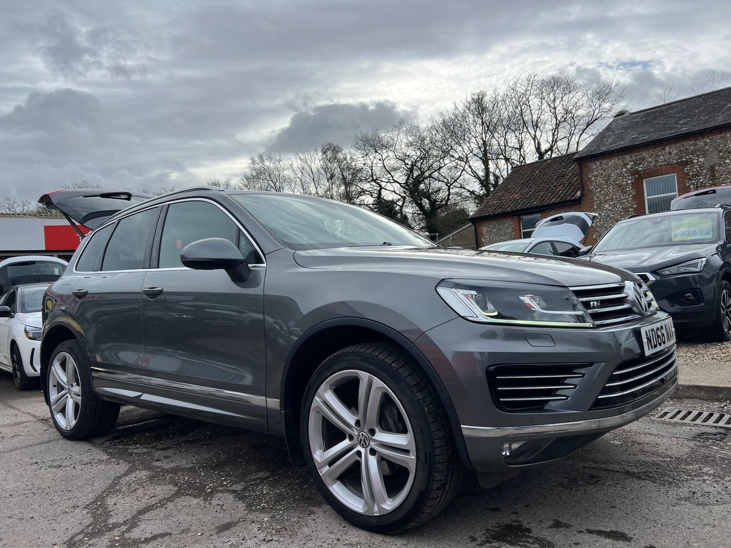 Used Volkswagen Touareg 2016 for sale - 77633751: Photo 41