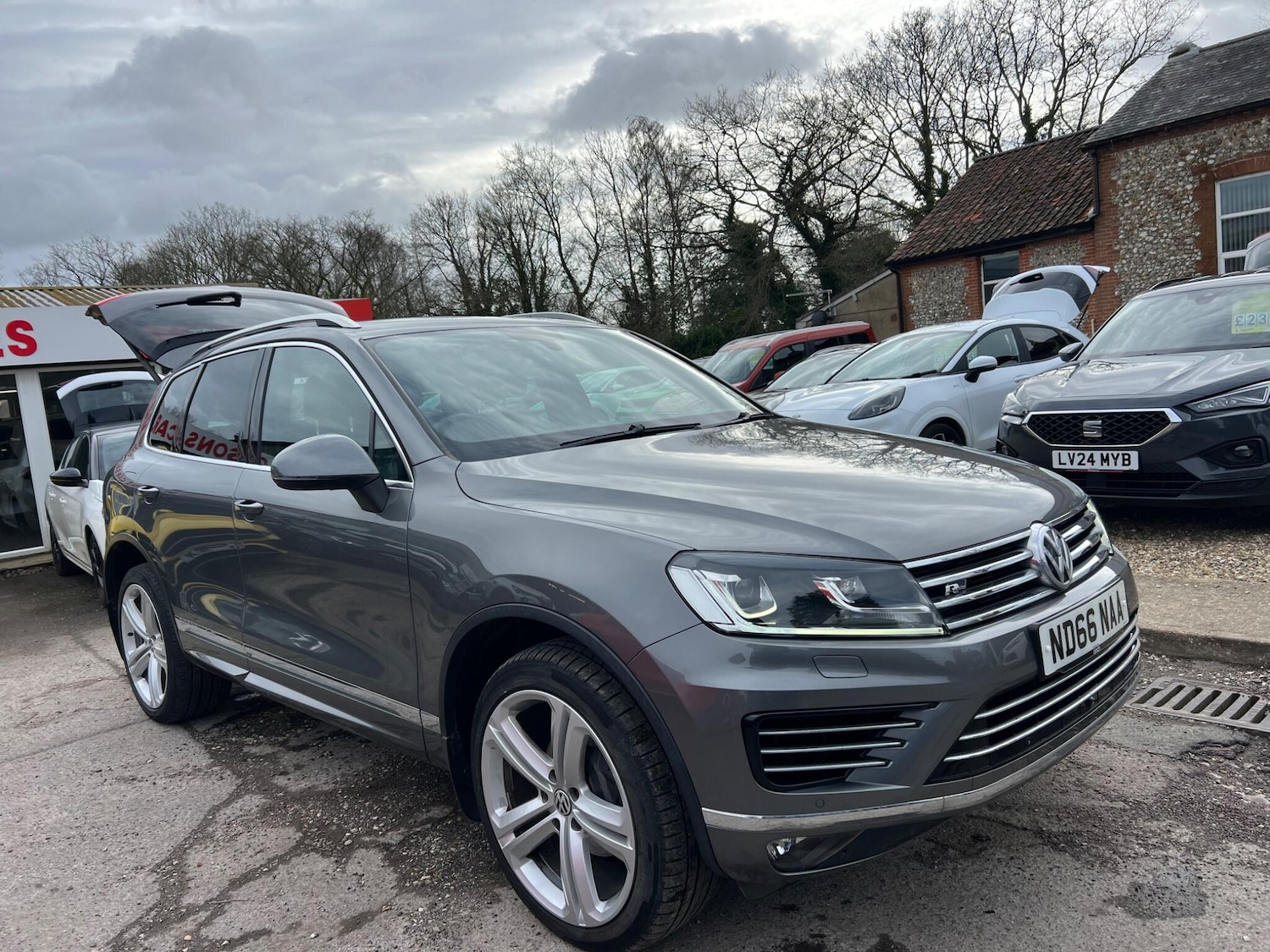 Used Volkswagen Touareg 2016 for sale - 77633751: Photo 43