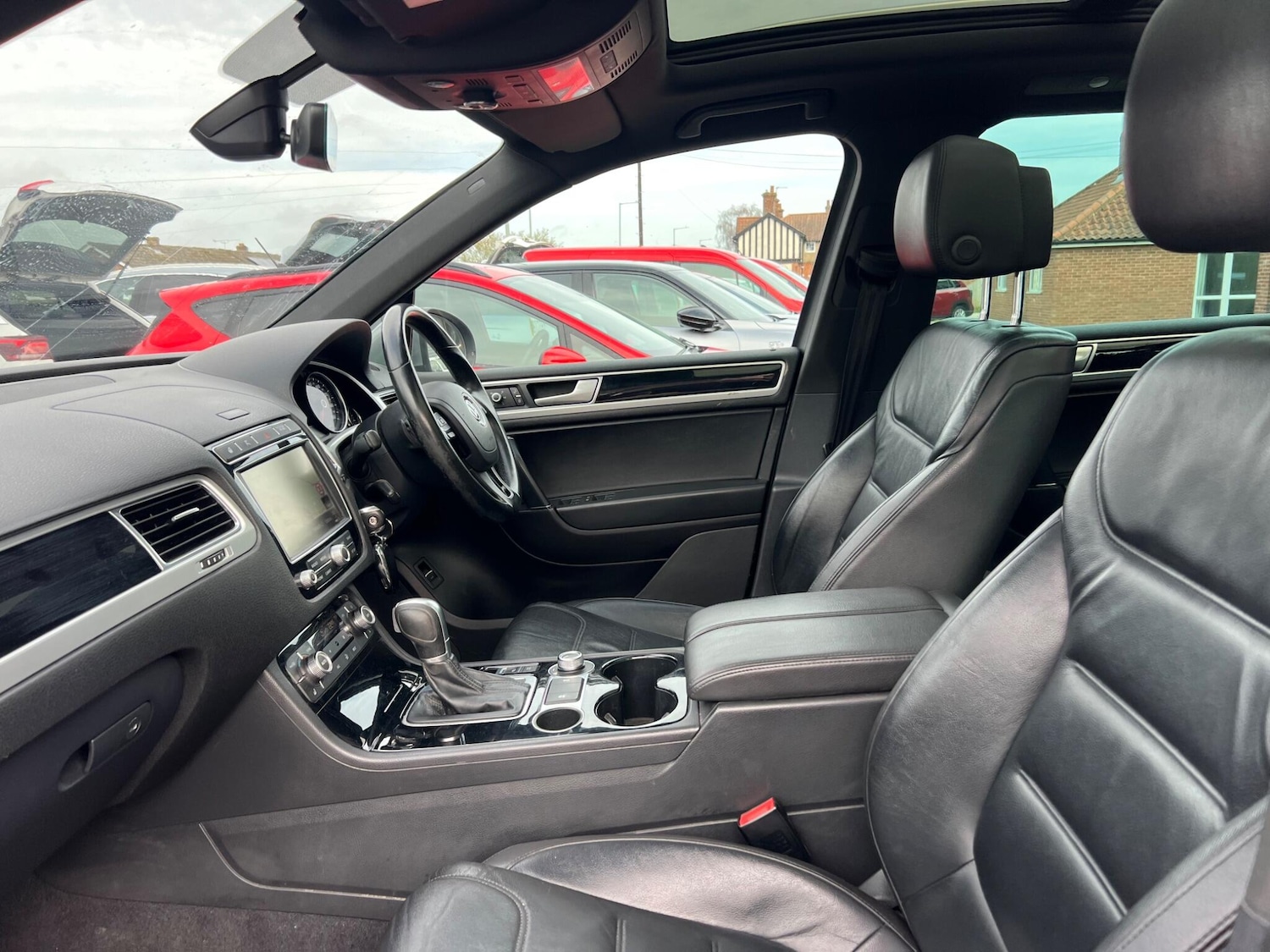 Used Volkswagen Touareg 2016 for sale - 77633751: Photo 59