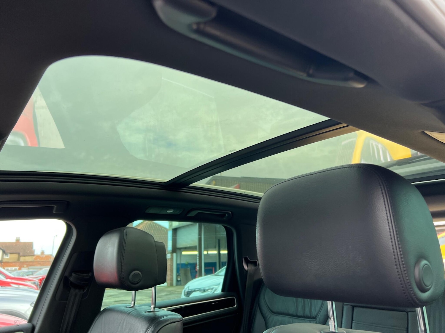 Used Volkswagen Touareg 2016 for sale - 77633751: Photo 61