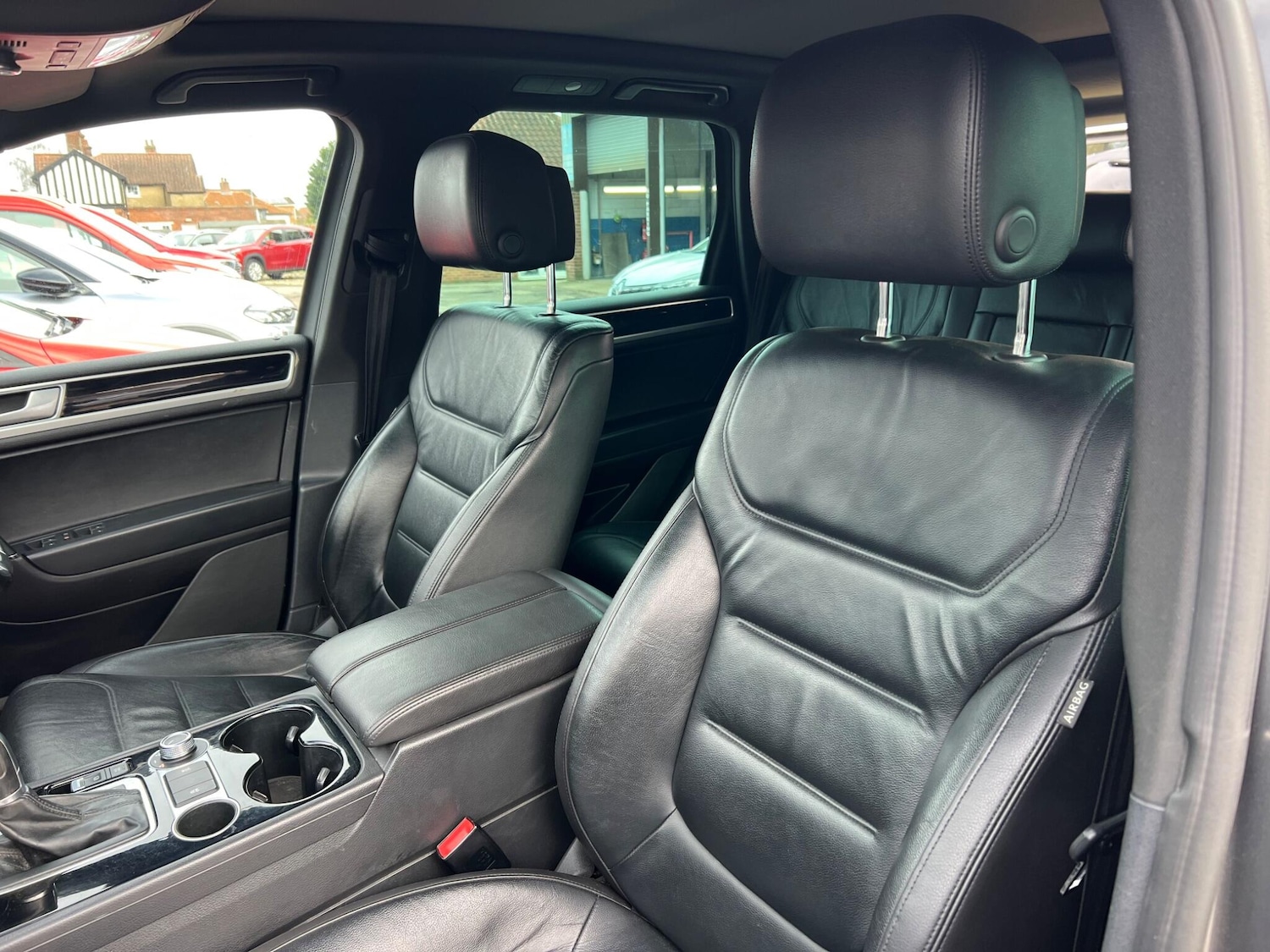 Used Volkswagen Touareg 2016 for sale - 77633751: Photo 64