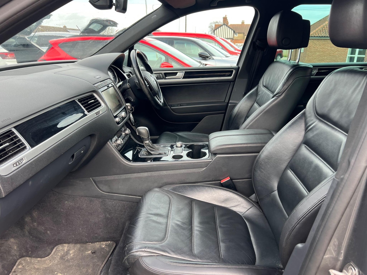 Used Volkswagen Touareg 2016 for sale - 77633751: Photo 65