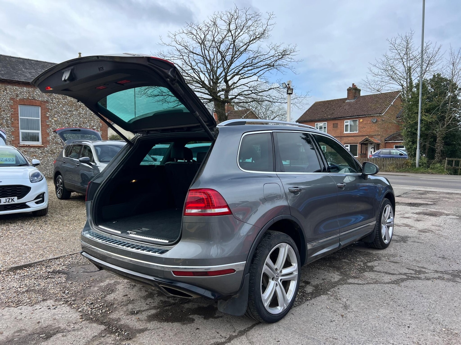 Used Volkswagen Touareg 2016 for sale - 77633751: Photo 76